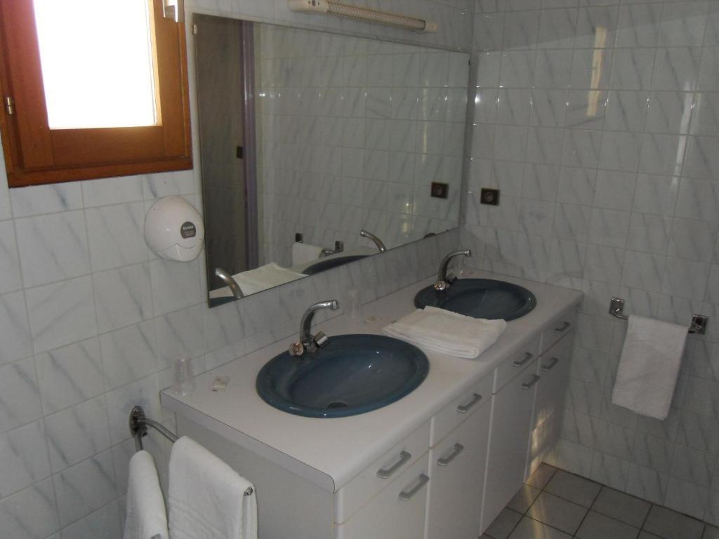 Le Clos Du Loup Rouffire Екстериор снимка